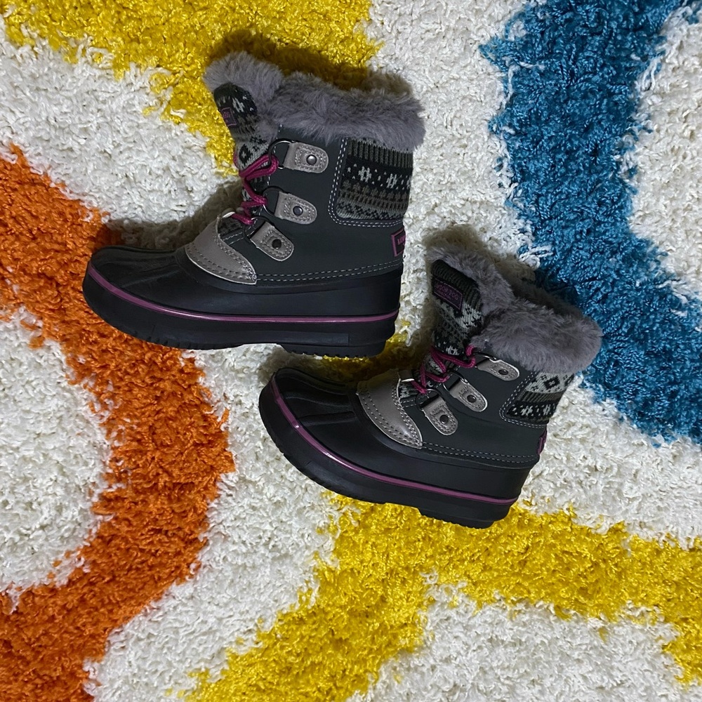 London Fog Collection girls size 11 snow boots